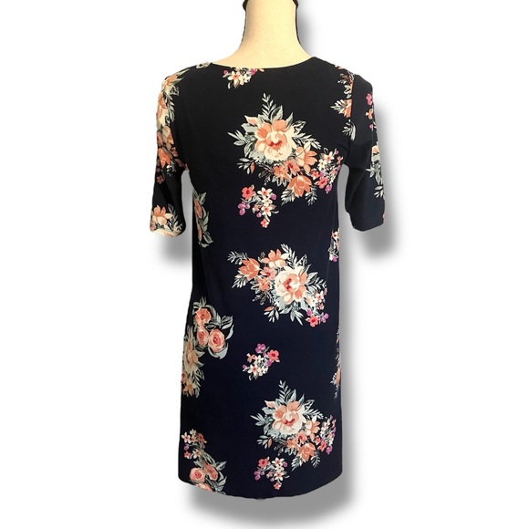 Pink Rose dress - Picture 3 of 9